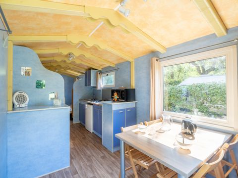 HÉBERGEMENT INSOLITE 4 personnes - Roulotte, sans sanitaires 20 m²
