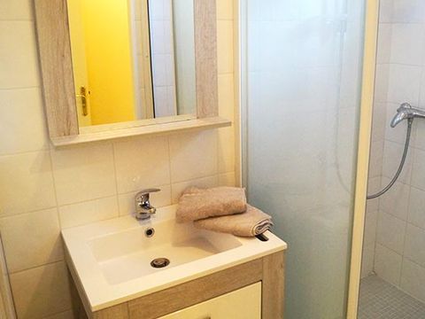 GÎTE 6 personnes - BASTIDON