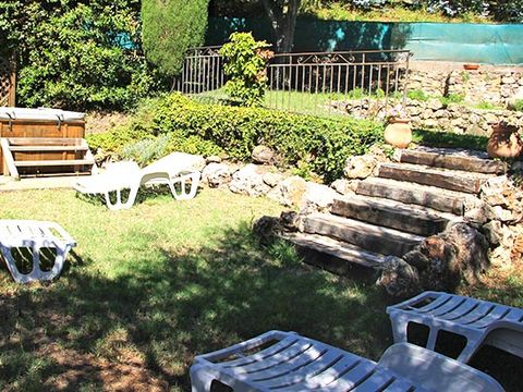 VILLA 8 personnes - PROVENCALE (jardin et jacuzzi privé)