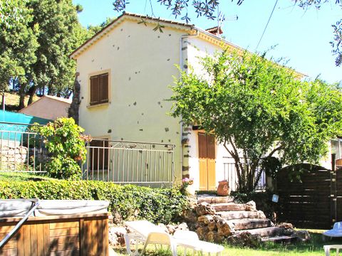 VILLA 8 personnes - PROVENCALE (jardin et jacuzzi privé)
