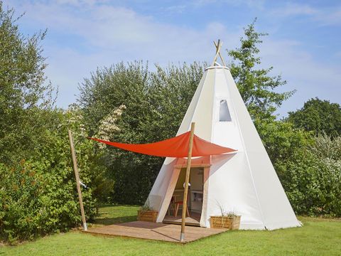 HÉBERGEMENT INSOLITE 4 personnes - Tipi