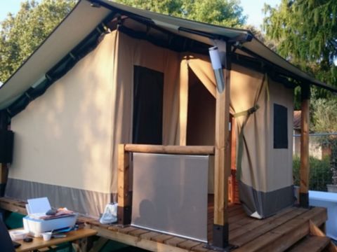 TENTE TOILE ET BOIS 2 personnes - Randonneur - Sans sanitaires - Animaux Interdits