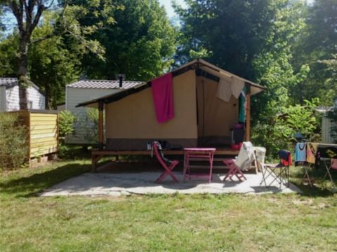 TENTE TOILE ET BOIS 2 personnes - Randonneur - Sans sanitaires - Animaux Interdits