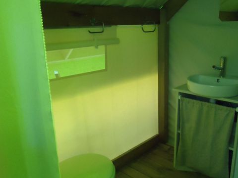 TENTE TOILE ET BOIS 5 personnes - Tente Junior - Arrivée samedi / mercredi - avec sanitaire - Animaux Interdits