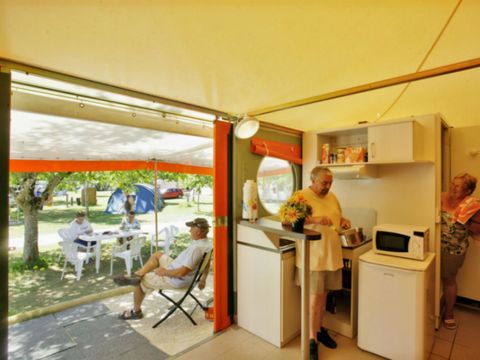 TENTE 5 personnes - Pagan - Arrivée dimanche - avec sanitaire - Animaux Interdits
