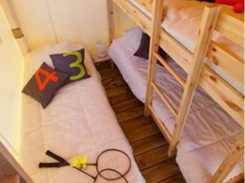 TENTE TOILE ET BOIS 5 personnes - Sahari - Arrivée samedi sans sanitaire - Animaux Interdits