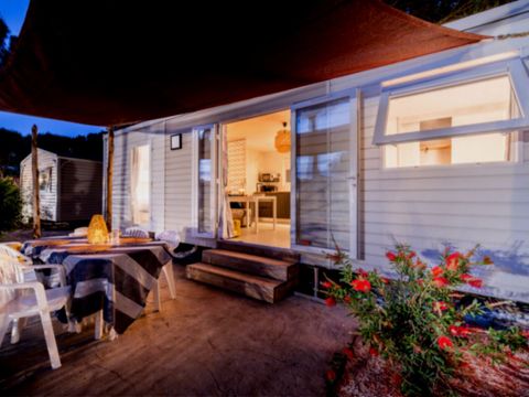 MOBILHOME 4 personnes - Privilège P2 2 chambres 2 SDB JACUZZI GARDEN