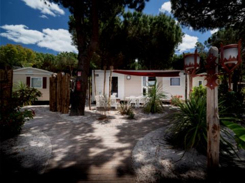 Mobilhome 4 personnes - Privilège P2 - 2 chambres - 2 salles de bain - JACUZZI - GARDEN
