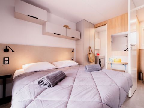 Mobilhome 4 personnes - Privilège P2 - 2 chambres - 2 salles de bain - JACUZZI - GARDEN