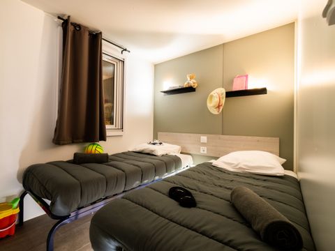 Mobilhome 6 personnes - Privilège P3 - 3 chambres - 2 salles de bain - JACUZZI - GARDEN