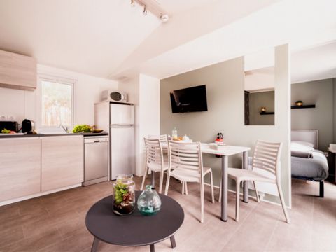Mobilhome 6 personnes - Privilège P3 - 3 chambres - 2 salles de bain - JACUZZI - GARDEN