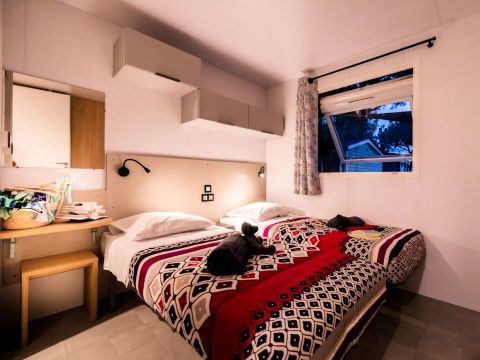 MOBILHOME 5 personnes - Pack Privilège Zone Premium Garden 3 Pièces 4/5 Personnes Climatisé + TV