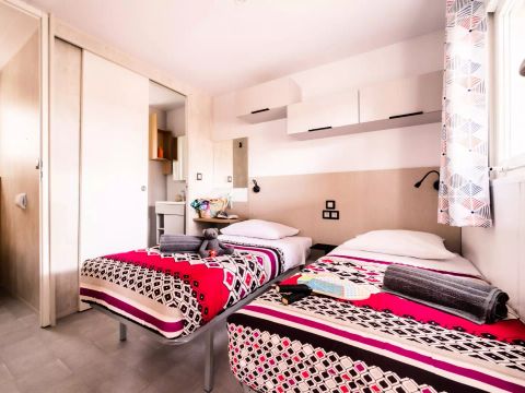 MOBILHOME 5 personnes - Pack Privilège Zone Premium Garden 3 Pièces 4/5 Personnes Climatisé + TV