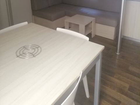 Mobilhome 6 personnes - 3 chambres TRI 92