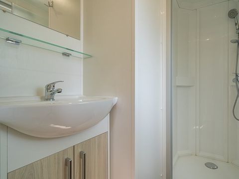 MOBILHOME 4 personnes - Comfort XL | 2 Ch. | 4 Pers. | Terrasse surélevée | Clim.