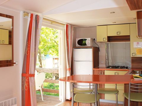 MOBILHOME 6 personnes - Standard 32m² - 3ch - Terrasse semi-couverte