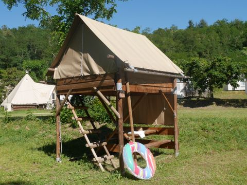 Tente en toile et en bois 2 personnes - Bivouac Standard sur pilotis -1 chambre