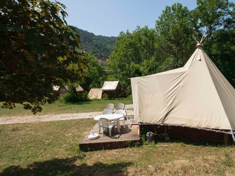 Tente en toile et en bois 4 personnes - Tipi Standard 18m² - 2ch - Sans sanitaire