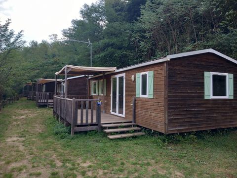 Mobilhome 6 personnes - Standard 32m² - 3 chambres - Terrasse couverte - TV - Climatisation