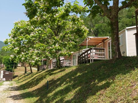 MOBILHOME 6 personnes - Standard 32m² - 3ch - Terrasse couverte - TV - Climatisation