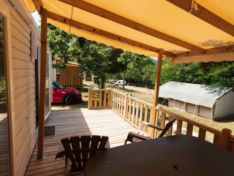 Mobilhome 6 personnes - Standard 32m² - 3 chambres - Terrasse couverte - TV - Climatisation