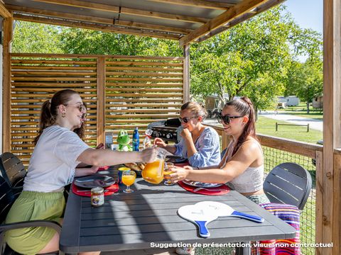 MOBILHOME 6 personnes - Homeflower Premium 35m² - 3 chambres + terrasse + TV + Draps + Serviettes + Clim