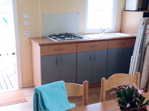 Mobilhome 4 personnes - 30m² - Standard - 2 chambres - Terrasse semi-couverte - TV - Clim