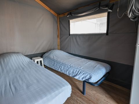Tente en toile et en bois 4 personnes - Tente glamping Les Issambres