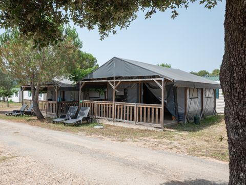 Tente en toile et en bois 4 personnes - Tente glamping Les Issambres