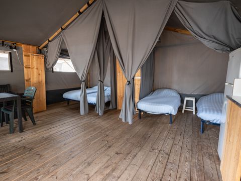 Tente en toile et en bois 4 personnes - Tente glamping Les Issambres