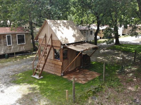 Tente en toile et en bois 2 personnes - BIVOUAC (Sans sanitaires) Animaux non admis