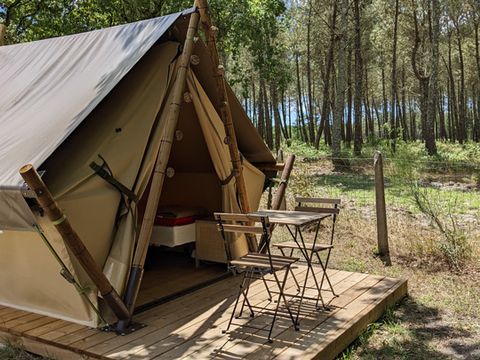 Tente en toile et en bois 2 personnes - MOOREA (Sans sanitaires et cuisine) Animaux non admis