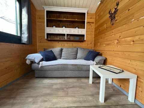 CHALET 6 personnes - Chalet Savania PREMIUM46 34 m² (2 chambres) + terrasse couverte de 13 m² + TV + clim réversible 4/6 pers