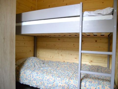 CHALET 5 personnes - Chalet CONFORT Monia 27 m² (2 chambres) + terrasse couverte de 10m² + clim réversible 4/5 pers