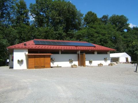 Emplacement - Forfait Confort - 1 tente - Caravane ou camping-car / - 1 voiture - / électricité - 1/2 pers