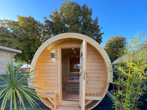 HÉBERGEMENT INSOLITE 2 personnes - BARREL Bois