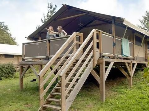 Tente en toile et en bois 5 personnes - Super Lodge | 2 Ch. | 4/5 Pers. | Terrasse simple | 1 SDB