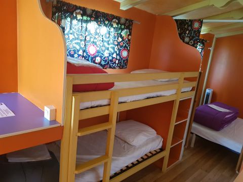 Hébergement 4 personnes - sans sanitaires 17 m²