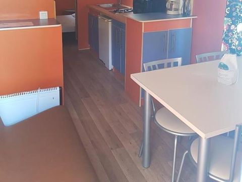 Hébergement 4 personnes - sans sanitaires 17 m²