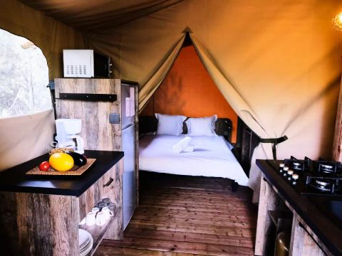 Tente en toile et en bois 5 personnes - Lodge Premium 3 Pièces 5 Personnes Climatisé