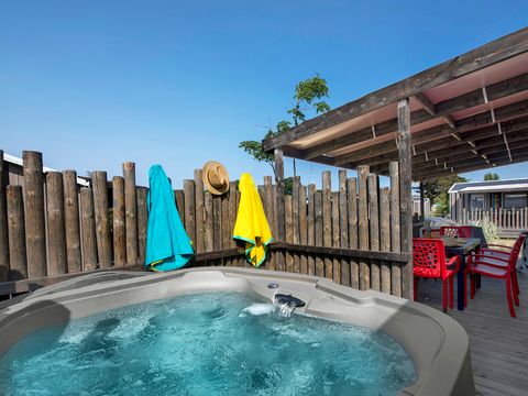 MOBILHOME 6 personnes - Gamme TRIO Premium avec Jacuzzi