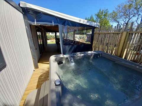 MOBILHOME 8 personnes - Gamme Quattro Premium avec Jacuzzi