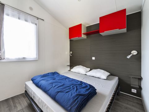 MOBILHOME 8 personnes - FEERIQUE - TV - PLANCHA