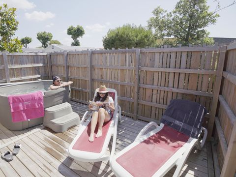MOBILHOME 8 personnes - Gamme Quattro Premium Jacuzzi