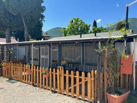 MOBILHOME 4 personnes - SENZA VISTA LAGO 24mq terrazzo/veranda chiuso