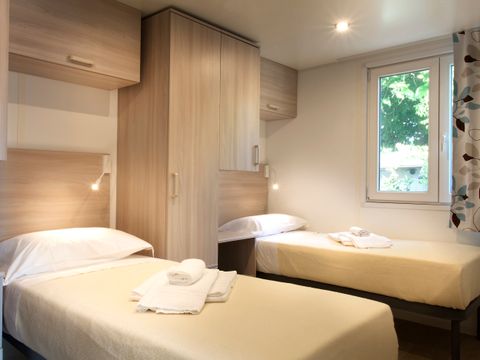 MOBILHOME 4 personnes - SENZA VISTA LAGO Lord 50mq PMR
