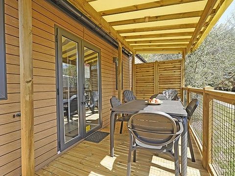 MOBILHOME 6 personnes - Premium | 3 Ch. | 6 Pers. | Terrasse Couverte | 2 SDB | Clim. | TV