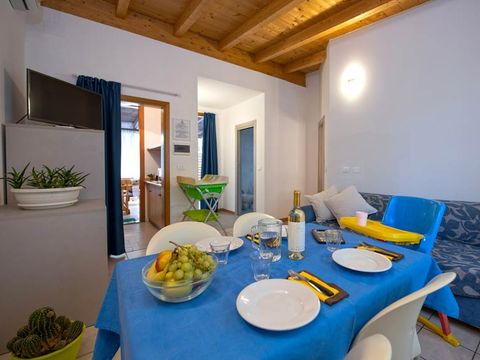 Chalet 4 personnes - PEONIA (équipement bébé inclus)