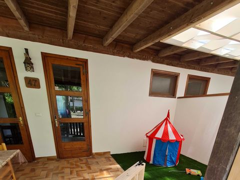 Chalet 4 personnes - PEONIA (équipement bébé inclus)