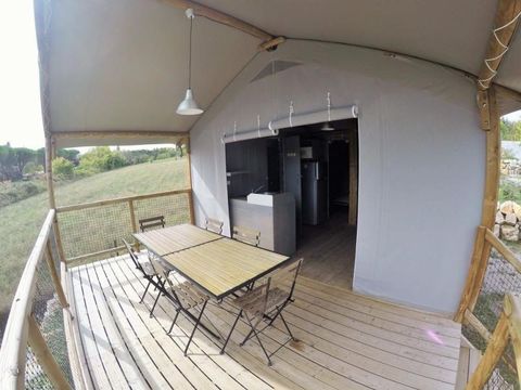 HÉBERGEMENT INSOLITE 5 personnes - LODGE TOILEE SUR PILOTIS HÉBERGEMENT INSOLITE 5 personnes - LODGE TOILEE SUR PILOTIS